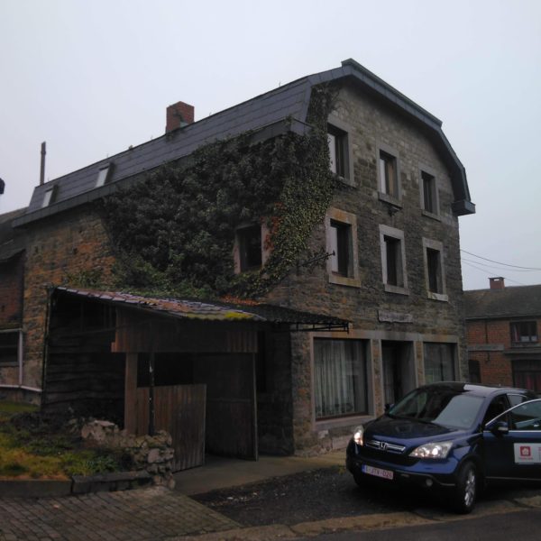l'Arden'aide verzorgt de reparaties van daken, schoorstenen en sanitair in 2 gîtes in Villers Sainte Gertrude